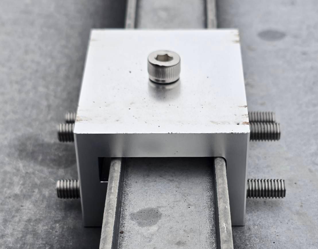 သင့်ရဲ့ခေါင်မိုးအတွက်ပြီးပြည့်စုံသောမထိုက်မတန်: ကျွန်ုပ်တို့၏ခေါင်မိုး cliplock အသစ်သည်ထုတ်လုပ်မှုတွင်ရှိသည်။